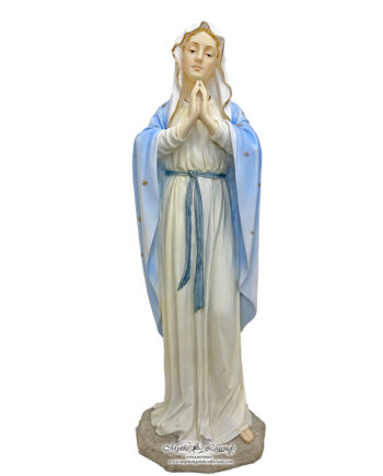 Mother Mary - Praying